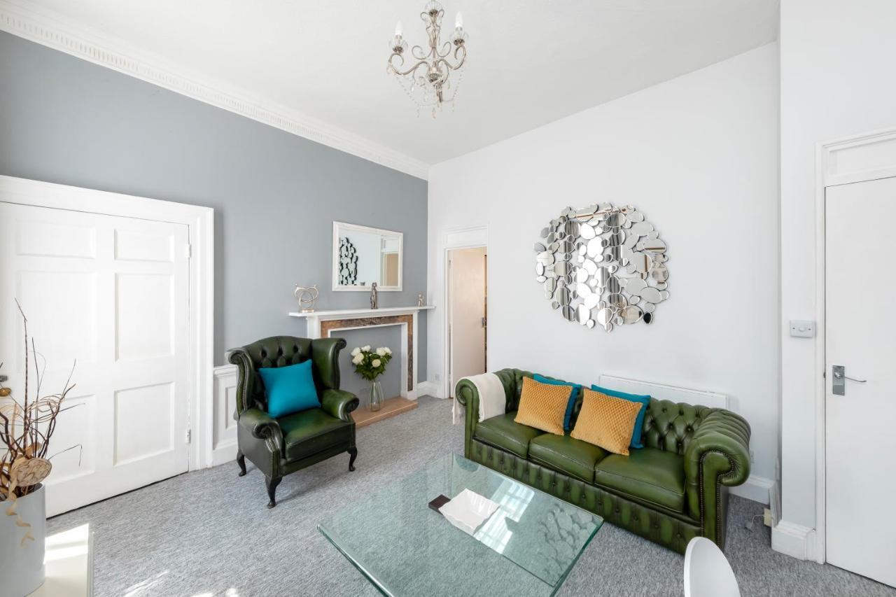 Super City Centre Apartment - Two Bedrooms, Perfect Location Bath Bagian luar foto