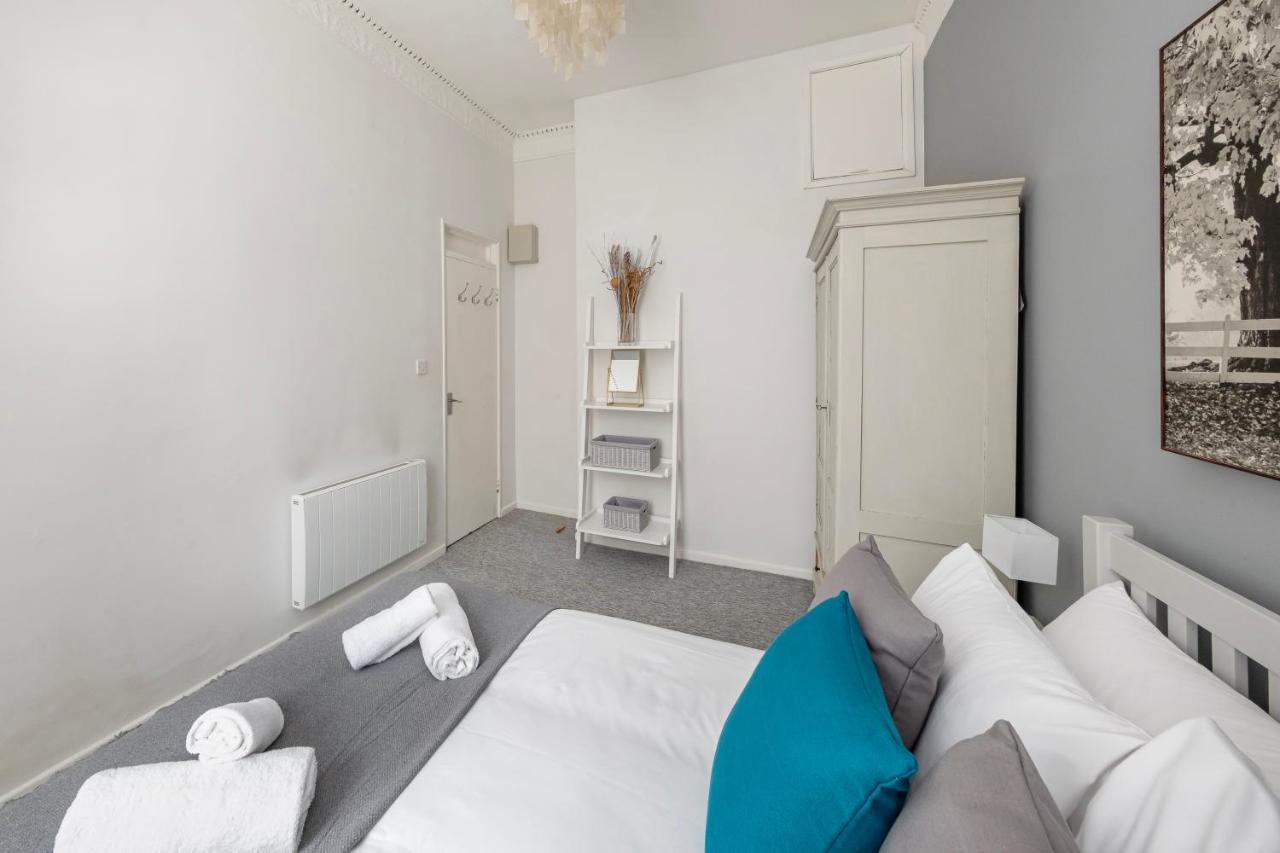 Super City Centre Apartment - Two Bedrooms, Perfect Location Bath Bagian luar foto