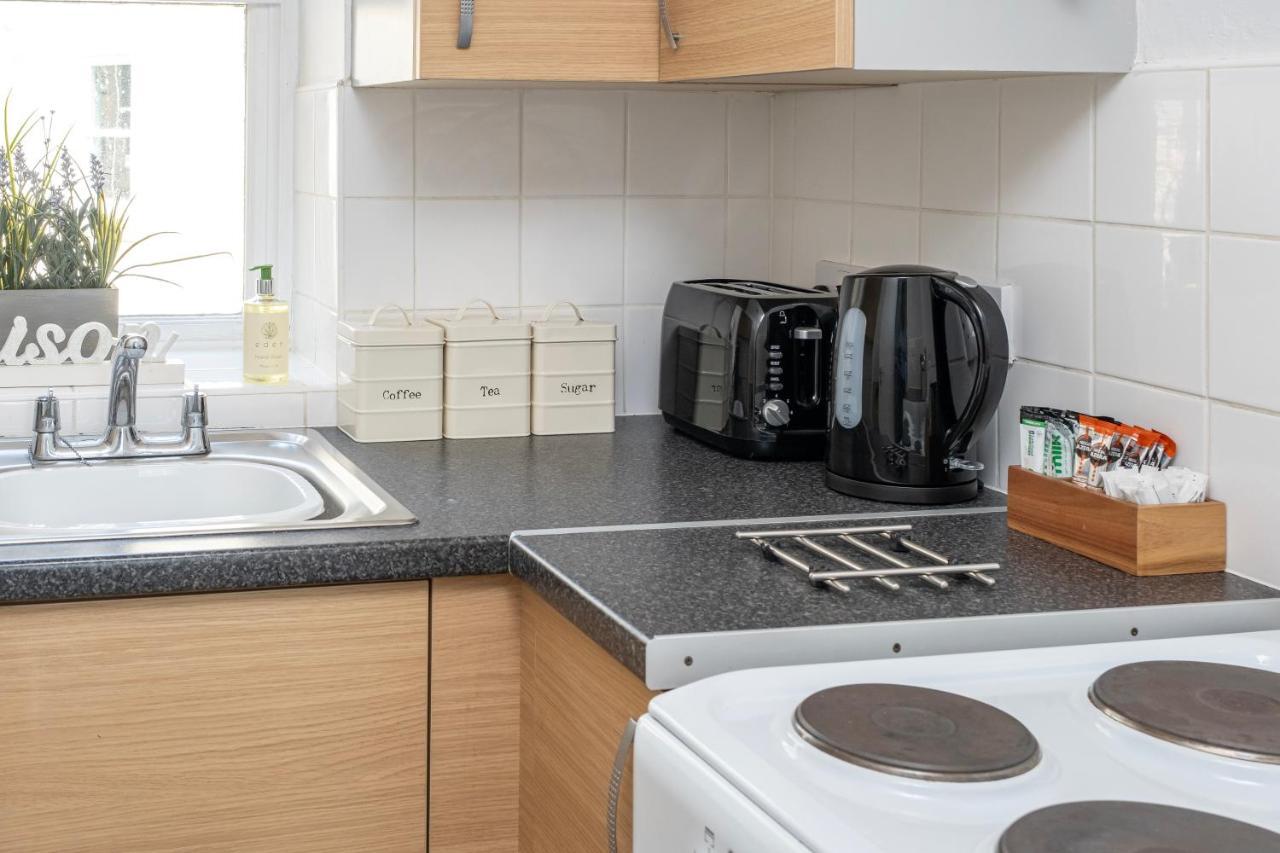Super City Centre Apartment - Two Bedrooms, Perfect Location Bath Bagian luar foto
