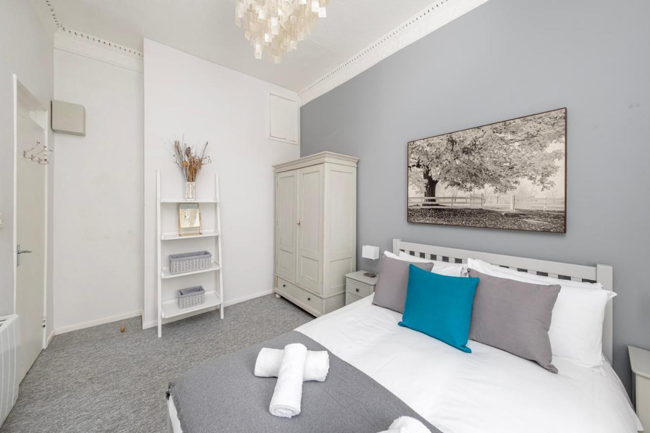 Super City Centre Apartment - Two Bedrooms, Perfect Location Bath Bagian luar foto
