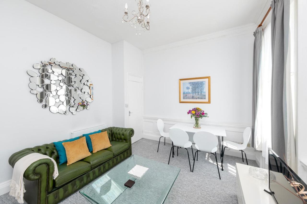 Super City Centre Apartment - Two Bedrooms, Perfect Location Bath Bagian luar foto
