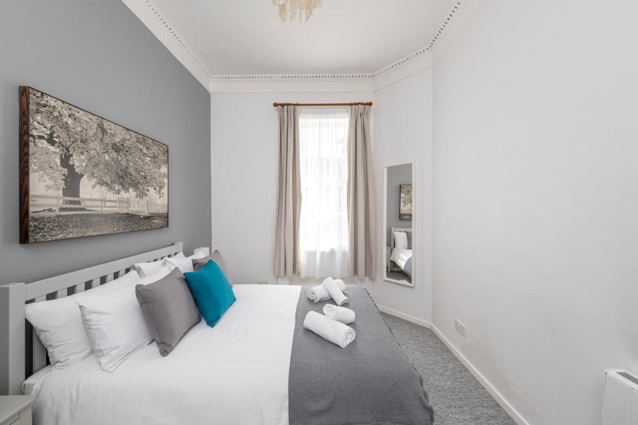 Super City Centre Apartment - Two Bedrooms, Perfect Location Bath Bagian luar foto